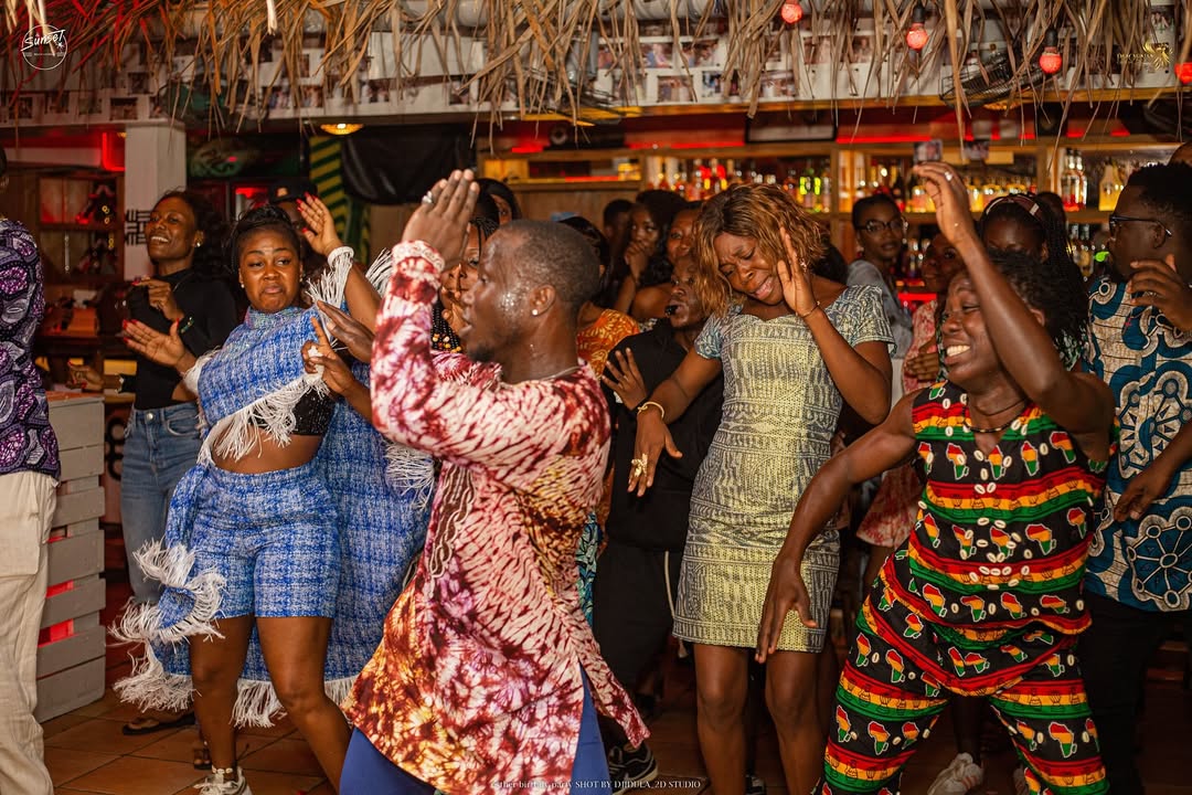Compagnie Phœnix — danse en groupe